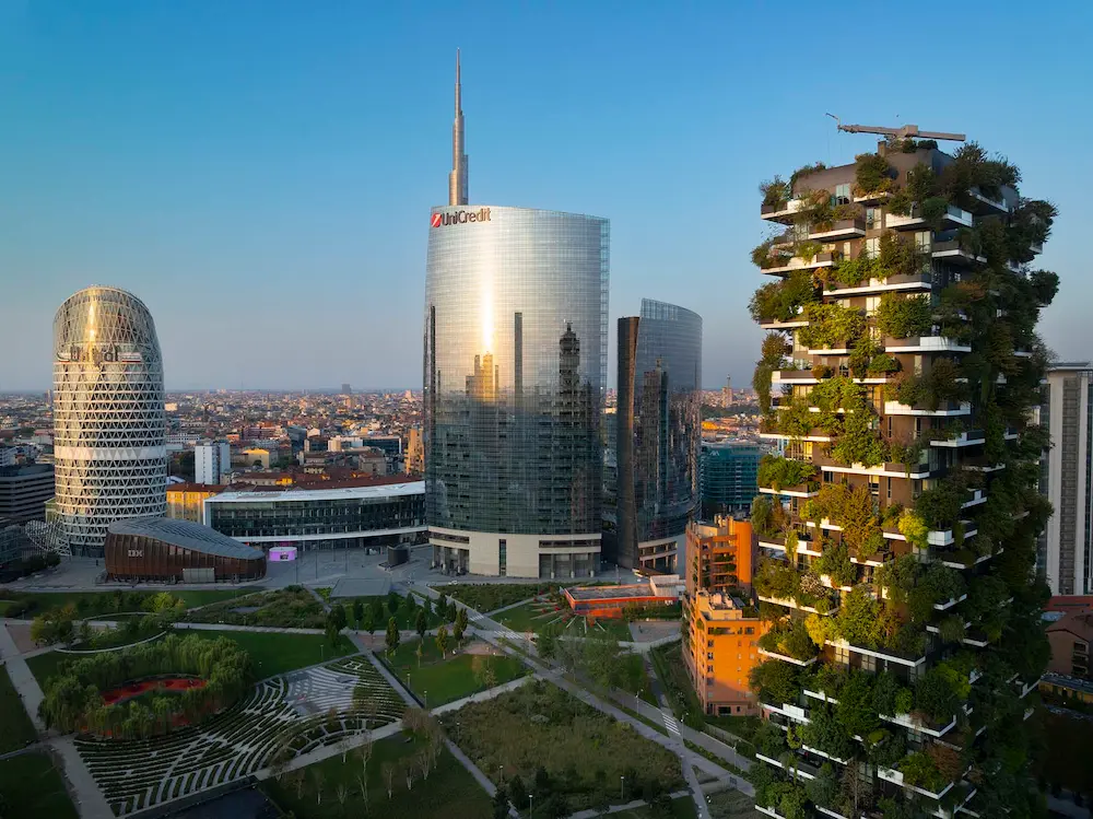 برج Bosco Verticale در میلان نمونه معماری طبیعت محور